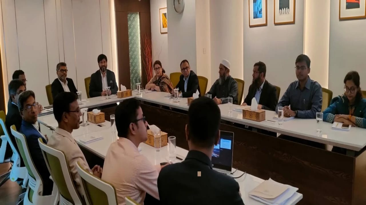 পুঁজিবাজারের টেকসই উন্নয়নে বিএসইসি কার্যালয়ে প্রধানমন্ত্রীর বিশেষ সহকারীর গুরুত্বপূর্ণ বৈঠক