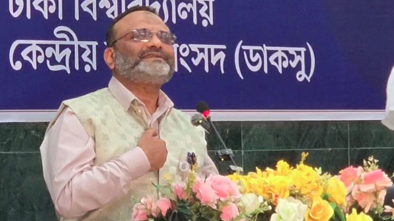 আমি এখন পড়ন্ত বিকেলের পরিব্রাজক: ঢাবি উপাচার্য অধ্যাপক নিয়াজ আহমদ খান