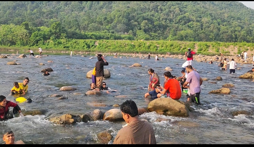 সিলেট  বিছনাকান্দি পর্যটকদের দুঃখ প্রকাশ